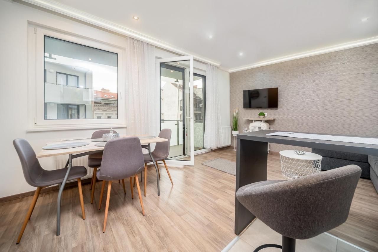 Grace Pine Apartment 3 Budapeszt Zewnętrze zdjęcie