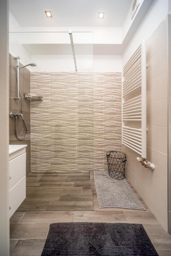Grace Pine Apartment 3 Budapeszt Zewnętrze zdjęcie
